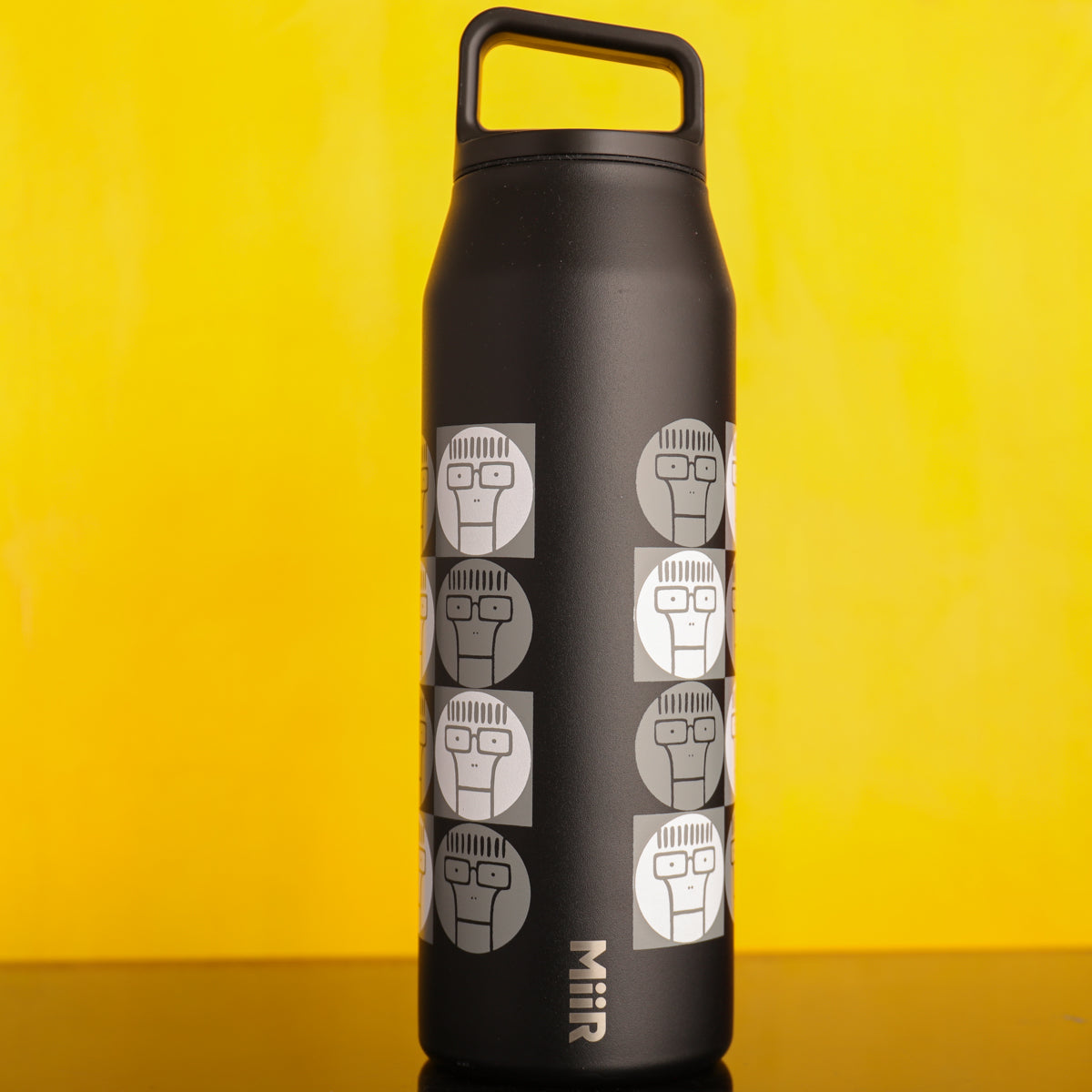 Milo Circles MiiR 32oz. Bottle (Black)